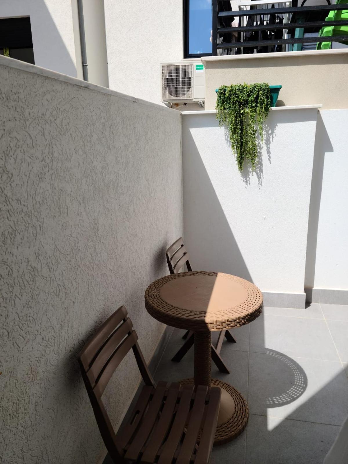 Travelers' Korca Home Luaran gambar